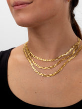 Cargar imagen en el visor de la galería, COLLAR MAGIC TRENZADO • ACERO DORADO BAÑO ORO 18K