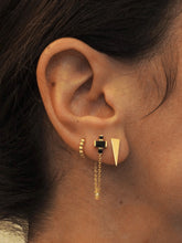 Cargar imagen en el visor de la galería, Pendientes triángulo - Plata 925 baño oro 24K - par 15€ unidad 8€