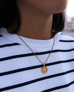 Collar Yin Yang • Acero dorado 316L baño oro 18K