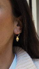 Cargar imagen en el visor de la galería, Pendientes aro 18mm bellotera  - Plata 925 baño oro 18k