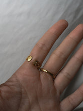 Cargar imagen en el visor de la galería, Anillo retro ónyx negro- Acero dorado 316L baño oro 18k - Talla 8,,10, 12, 14, 16 y 18