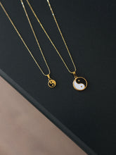 Cargar imagen en el visor de la galería, Collar Yin Yang - Plata 925 baño oro 18K