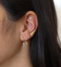 Cargar imagen en el visor de la galería, Pendientes triángulo - Plata 925 baño oro 24K - par 15€ unidad 8€
