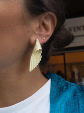 Cargar imagen en el visor de la galería, Pendientes Gold Party alas - Baño oro 24K
