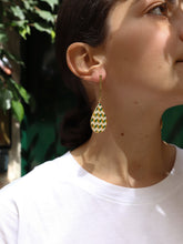 Cargar imagen en el visor de la galería, PACK: COLLAR + PENDIENTES BARRA BARRIO ALTO - PLATA BAÑO ORO 24K