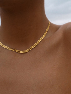 Collar Magic trenzado • Acero dorado 316L baño oro 18K