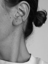 Cargar imagen en el visor de la galería, Pendientes GEOMETRIC 001 - Plata vieja - par 22€ unidad 11,50€