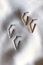Cargar imagen en el visor de la galería, PENDIENTES GEOMETRIC 002 - PLATA VIEJA - par 25€ unidad 13€