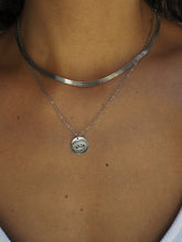 Cargar imagen en el visor de la galería, Collar Magic (ancho 5mm) • Acero de titanio con baño de plata rodiada