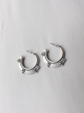 Cargar imagen en el visor de la galería, Pendientes aros TETUÁN - Plata vieja