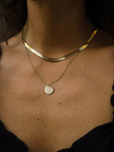 Cargar imagen en el visor de la galería, Collar Magic (ancho 5mm) • Acero dorado 316L baño oro 18k
