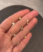 Cargar imagen en el visor de la galería, Pendientes calavera - Plata 925 baño oro 18K - par 19€ unidad 10€